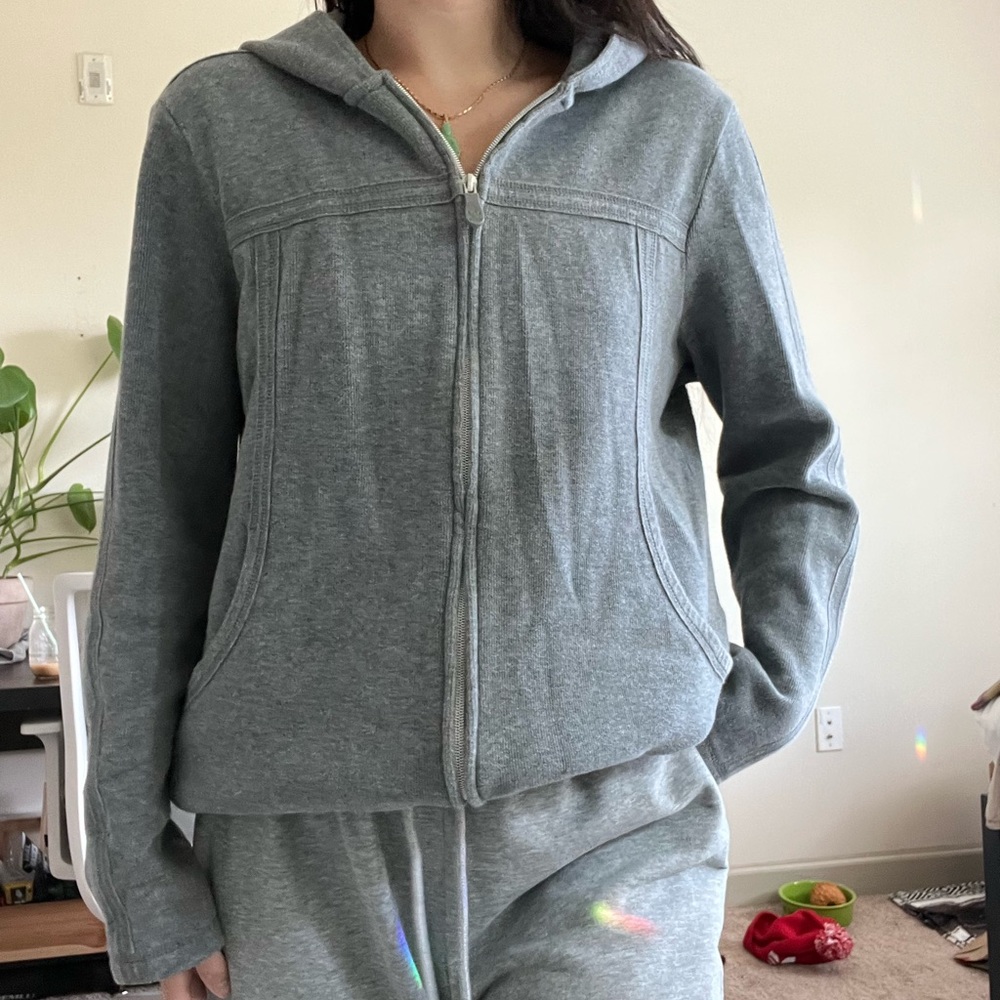 zip up hoodie
